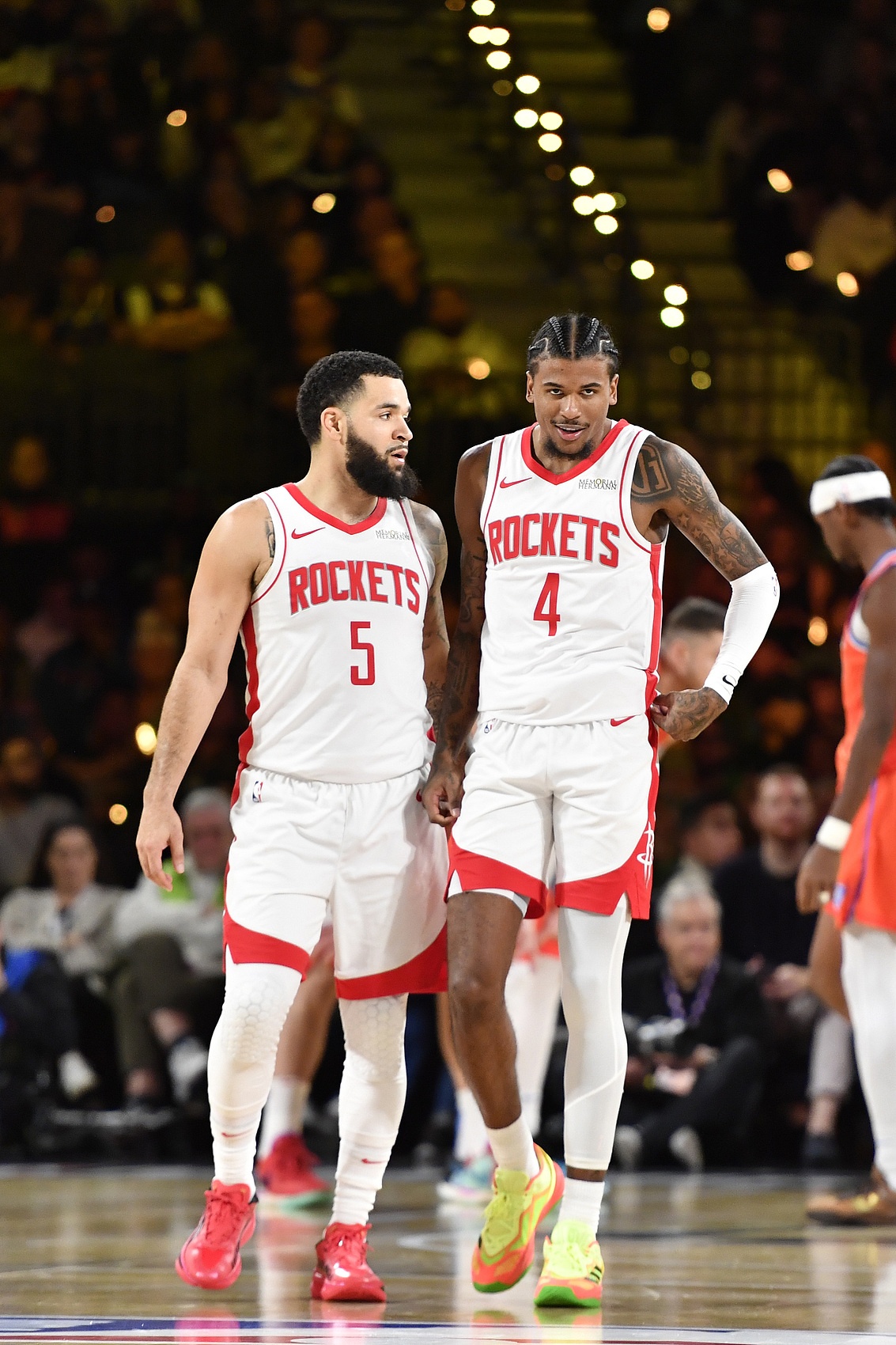 lol 职业选手-包含赛前突围战来临；迈阿密热火围绕NBA季后赛更衣室发声；引发热议；纪律约束更严格的词条