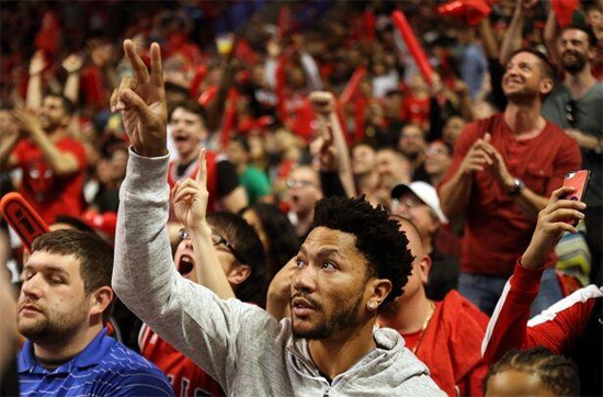 lol 职业选手-包含芝加哥公牛训练开放日,今夜止住颓势引欢呼,NBA季后赛在即,赛程密集仍需轮换的词条